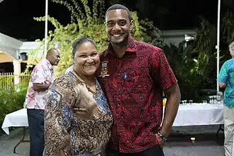 Banuve Tabakaucoro (rechts im Bild) im Jahr 2014