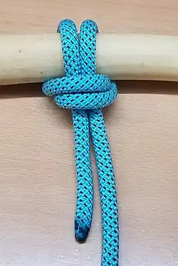 Verlässlicher als der einfache Kuhstek ist diese Variante des Kuhstekes für viele handwerkliche Arbeiten geeignet.[10]