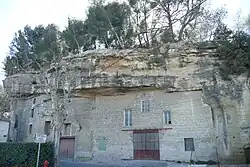 Wohnhöhle (franz. Habitat troglodytique) in Barbentane