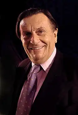 22. April: Barry Humphries (2001) (89)