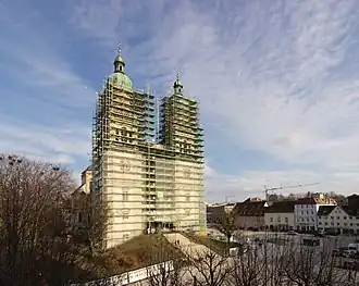 Westseite im Baugerüst (März 2018)