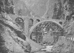 Bau des Viadukts mit Lehrgerüst