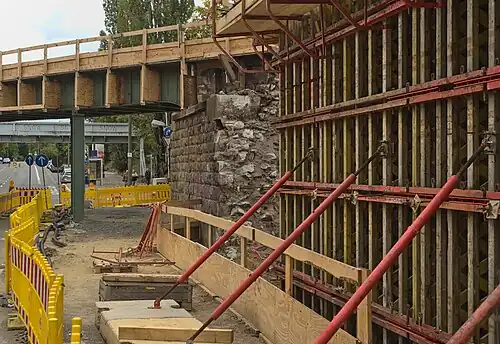 Zugangsbauwerk und Widerlager (Zweinaundorfer Str.)