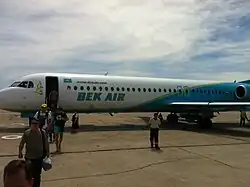 Fokker 100 der Bek Air