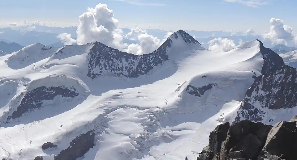 Bellavista, Pass dal Zupò, Piz Zupò, Fuorcla dal Zupò und Piz Argient (v.&nbsp;l.&nbsp;n.&nbsp;r.), aufgenommen vom Piz Bernina (für Annotationen der einzelnen Berge aufs Bild klicken).