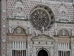 Fassadendetail der Cappella Colleoni in Bergamo