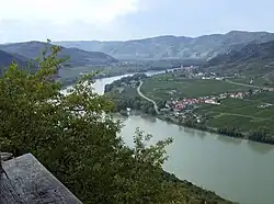 Blick von der Ferdinandswarte Richtung Oberloiben, Dürnstein und Rossatz