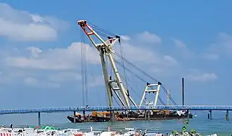Bergung Arbeitsponton mittels Schwimmkran