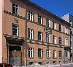 Die Front des Schadowhauses