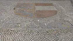 Kärntener Straße mit Kärntens Wappen als Pflasterstein-Gebilde
