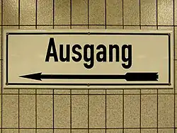 Wegweiser der U-Bahn Berlin
