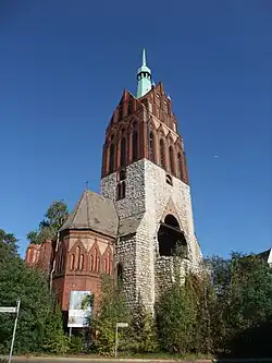 Turm der Kirche von Süden gesehen