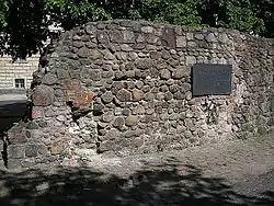 Reste der Berliner Stadtmauer zwischen der Littenstraße und der Waisenstraße