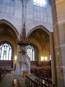 Berner Münster, Kämpfer der Gewölbe in Höhe der Fensterbänke, Triforiumsgeschoss