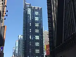 Der Büroturm im August 2021