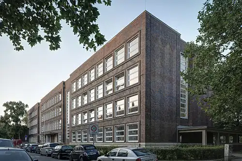 Ehemalige Volksschule am Altenbekener Damm (Lage52.3574379.764285)