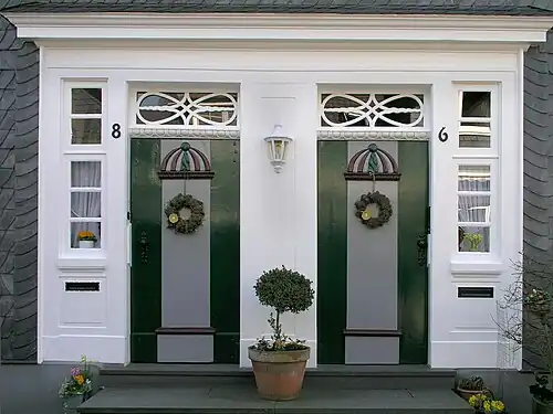 Haustüren Beyenburger Furt 6–8