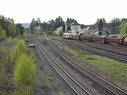 Westkopf in Kirchenlaibach: Nach links die zweigleisige Strecke nach Schnabelwaid, rechts eingleisig nach Bayreuth
