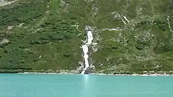 Die Überleitung aus dem Bieltal führt an einem Sommertag reichlich Wasser.