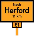Bild d 2 Ortstafel (Rückseite) – Beispieltafel von 1934, Richtung Herford (Entfernung: 11&nbsp;km), darunter die Fernverkehrsstraßen­nummern