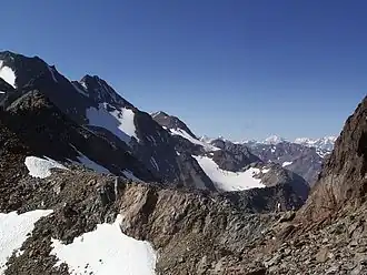 v.&nbsp;l.&nbsp;n.&nbsp;r. Saldurspitze, Saldurkopf, Ramudelspitze, rechts hinten die Ortlergruppe, von Norden (Matscher Bildstöckljoch)