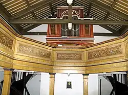 Innenansicht der Kirche, Empore mit Orgel