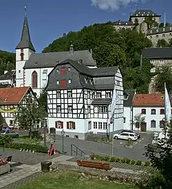 Pfarrkirche und Burg Blankenheim