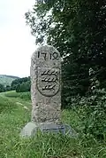 Grenzstein südlich von Weiler an der Abzweigung der B 492 ins Tiefental, datiert 1714