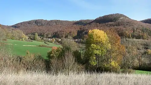 Der westliche Abfall der Gobert mit (von rechts) Salzfrau, Pferdeloch, Wolfstisch und Weißer Graben