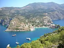 Blick von der Burg auf den Ort Assos