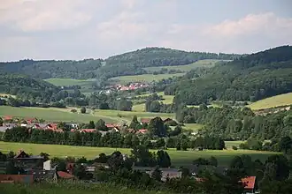 Blick vom Gebiet südwestlich von Fladungen nordwärts zum Stellberg bei Melpers