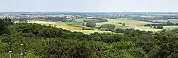 Blick von der Aussichtsplattform auf dem Bergfried nach Norden in das Leinetal