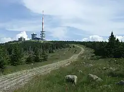 Der Brocken wird Schauplatz in Teil&nbsp;3, wobei die Aufnahmen auf dem Hexentanzplatz bei Thale entstanden
