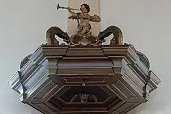 Schalldeckel mit Posaunenengel