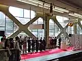 Verleihung des Blue Ribbon Award für das Jahr 2005 im Bahnhof Shinjuku