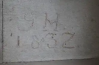 Bodenplatte aus dem Altarraum mit dem Datum 1832