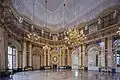 Der Marmorsaal im Neuen Schloss in Stuttgart ist ebenfalls aufwändig mit verschiedenfarbigem Böttinger Marmor verkleidet.