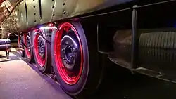 Reifen eines Micheline-Triebwagens