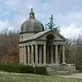 Tempietto der Familie Orsini in den Gärten von Bomarzo