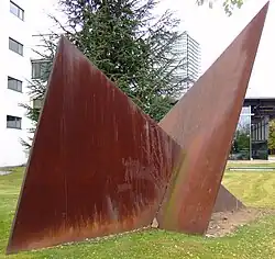 Hermann Glöckner: Durchbruch (1980/1992) – Metallplastik vor dem Bundeshaus (Bonn)