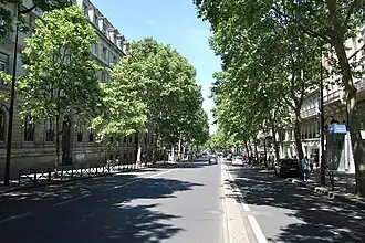 Der Boulevard Saint-Michel nördlich der Einmündung der Rue de Vaugirard (Blickrichtung Norden)