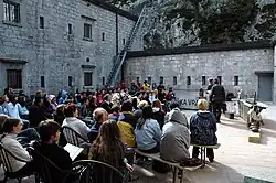 Theateraufführung in der Flitscher Klause