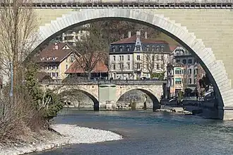 Hauptportal der Nydeggbrücke über der Aare