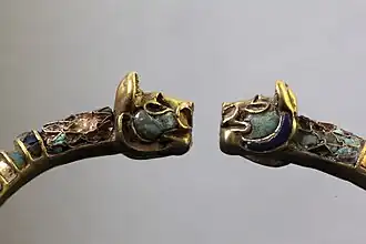 Löwen von einem Armreif