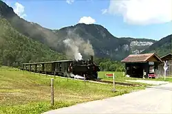 Bregenzerwaldbahn beim Halt in Reuthe