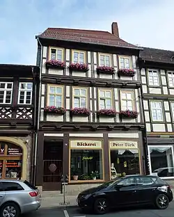 Wohn- und Geschäftshaus