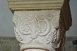 Kapitell mit stilisiertem Blattwerk