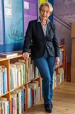 Frau Schad im Kirchnerzimmer