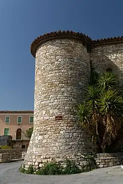 Turm in der ehemaligen Ortsbefestigung