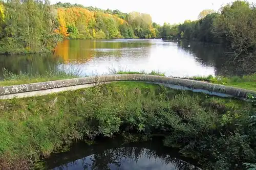 Stausee mit Staumauer in Herzogenrath